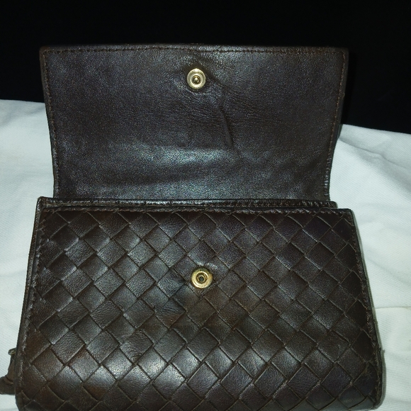 GUC, Bottega Veneta small, brown, woven leather wallet. - Picture 2 of 14
